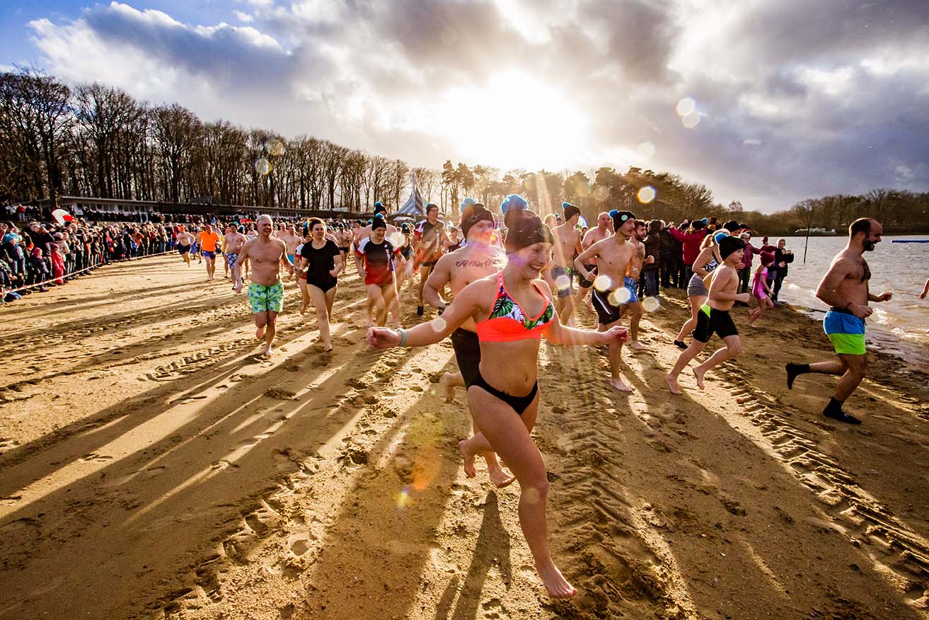 VIDEO: Das 3. Neujahrsschwimmen im Halterner Stausee